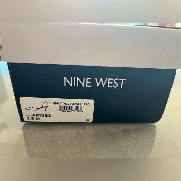 Nine West Pointy Toe Pumps, Natural Color, size 5.5, fit like size 6, NEVER worn - Picture 5 of 7